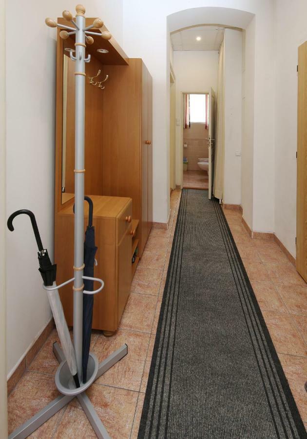 קרלובי וארי Apartman Ondrejska מראה חיצוני תמונה